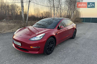 Седан Tesla Model 3 2021 в 