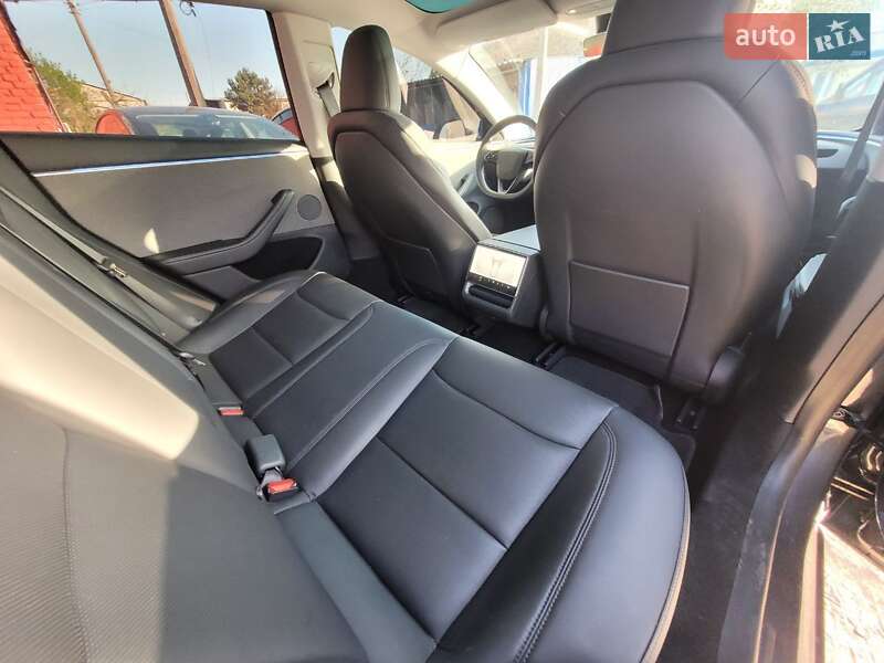 Седан Tesla Model 3 2024 в Киеве