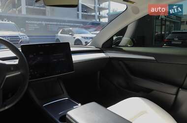 Седан Tesla Model 3 2021 в 