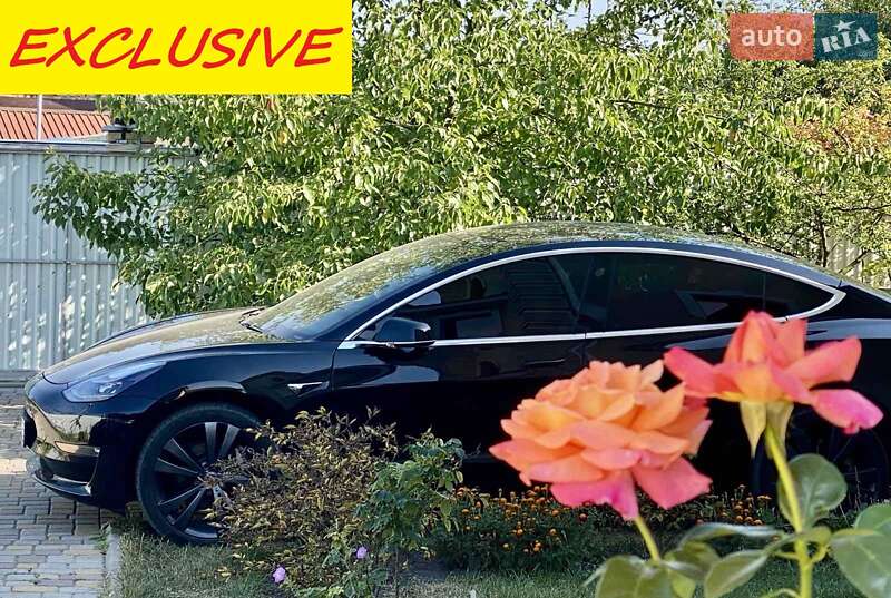 Седан Tesla Model 3 2018 в 