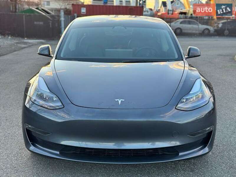 Седан Tesla Model 3 2020 в 