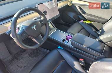 Седан Tesla Model 3 2021 в 