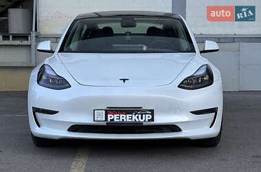 Седан Tesla Model 3 2023 в 