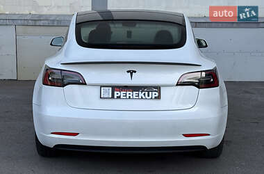Седан Tesla Model 3 2023 в 