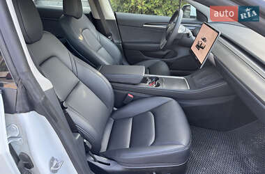 Седан Tesla Model 3 2023 в 
