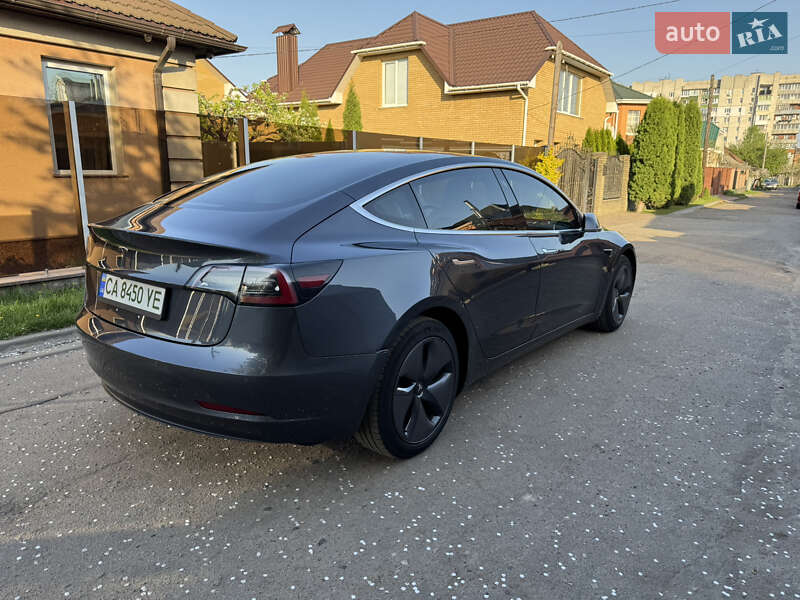 Седан Tesla Model 3 2018 в Черкассах