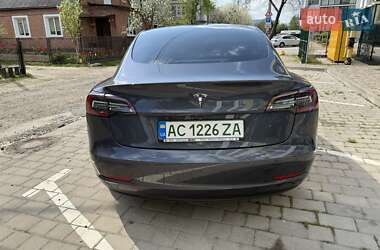 Седан Tesla Model 3 2022 в 