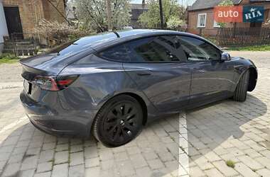 Седан Tesla Model 3 2022 в 