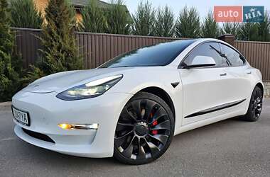 Седан Tesla Model 3 2022 в 