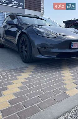 Седан Tesla Model 3 2021 в 