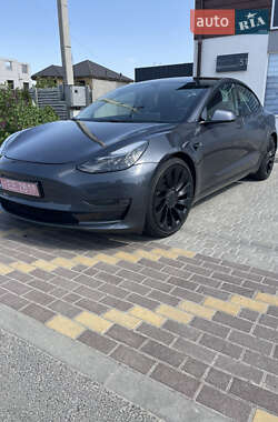 Седан Tesla Model 3 2021 в 