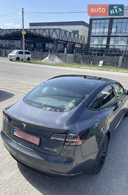 Седан Tesla Model 3 2021 в 