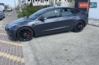 Седан Tesla Model 3 2021 в 