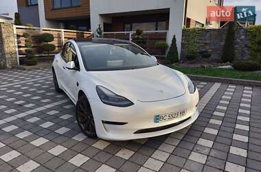 Седан Tesla Model 3 2021 в 