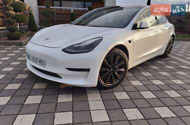 Седан Tesla Model 3 2021 в 