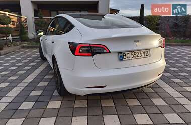 Седан Tesla Model 3 2021 в 
