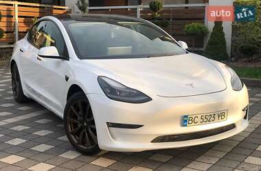 Седан Tesla Model 3 2021 в 