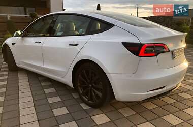 Седан Tesla Model 3 2021 в 
