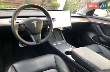 Седан Tesla Model 3 2021 в 