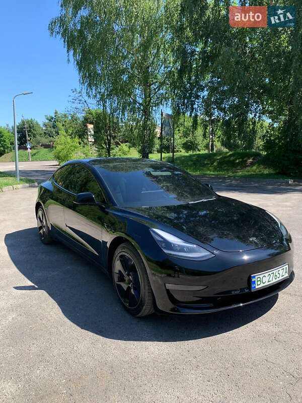 Tesla Model 3 2022