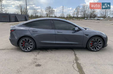 Седан Tesla Model 3 2021 в 