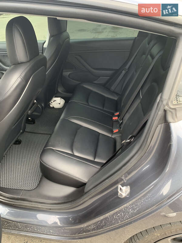 Седан Tesla Model 3 2021 в Миколаєві