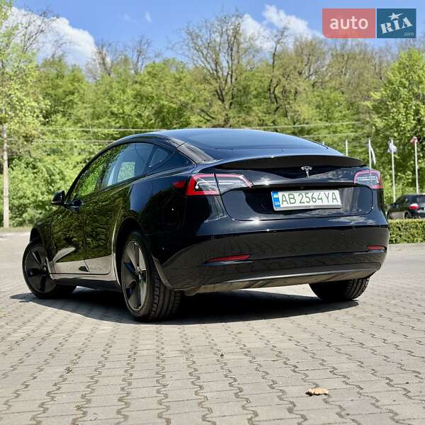 Седан Tesla Model 3 2021 в Виннице