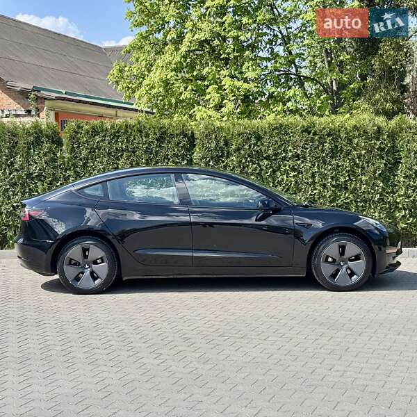 Седан Tesla Model 3 2021 в Виннице