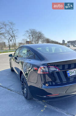 Седан Tesla Model 3 2023 в 