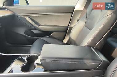 Седан Tesla Model 3 2019 в 