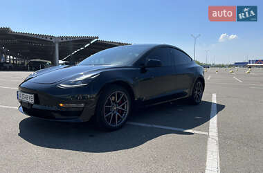 Седан Tesla Model 3 2021 в 