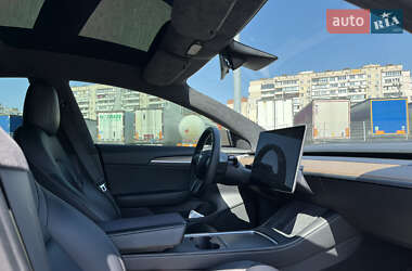 Седан Tesla Model 3 2021 в 