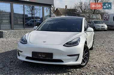 Седан Tesla Model 3 2020 в 