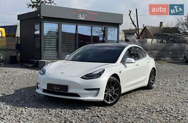Седан Tesla Model 3 2020 в 