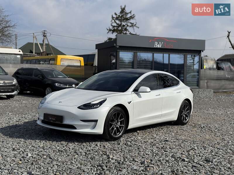 Tesla Model 3 2020
