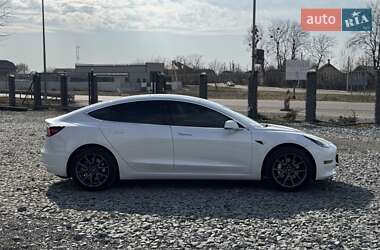 Седан Tesla Model 3 2020 в 