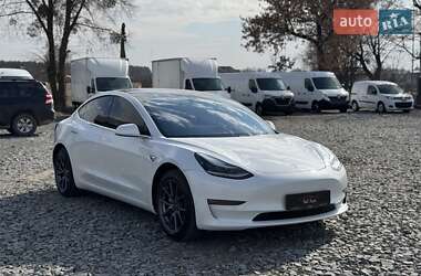 Седан Tesla Model 3 2020 в 