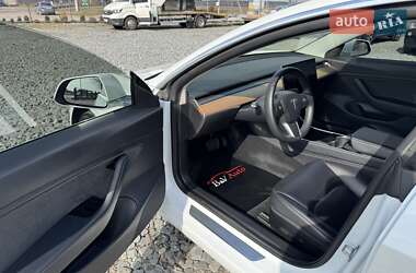 Седан Tesla Model 3 2020 в 