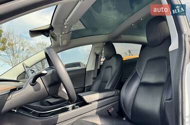 Седан Tesla Model 3 2020 в 