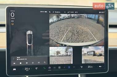 Седан Tesla Model 3 2020 в 
