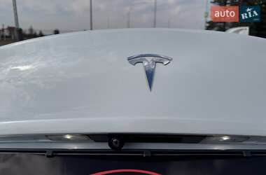 Седан Tesla Model 3 2020 в 