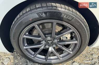 Седан Tesla Model 3 2020 в 