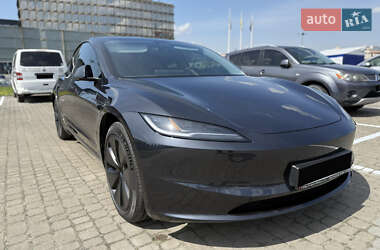 Седан Tesla Model 3 2024 в 