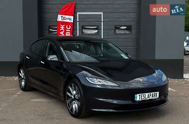 Седан Tesla Model 3 2024 в 