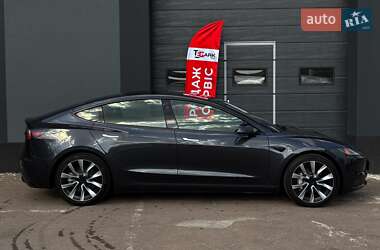 Седан Tesla Model 3 2024 в 