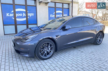 Седан Tesla Model 3 2021 в 