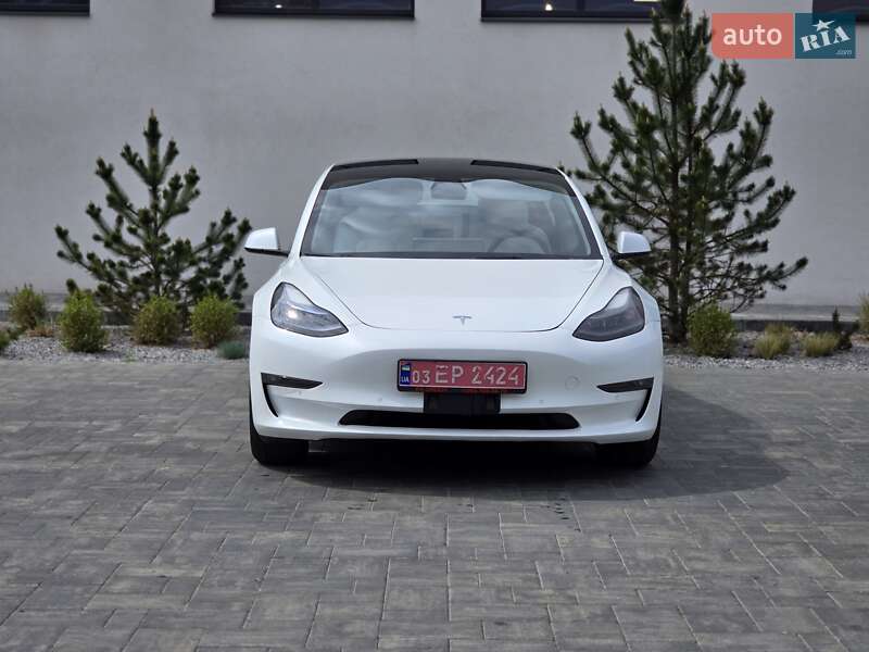 Седан Tesla Model 3 2022 в Луцьку