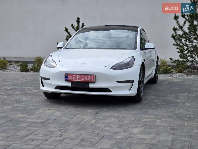 Седан Tesla Model 3 2022 в Луцьку