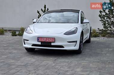 Седан Tesla Model 3 2022 в 