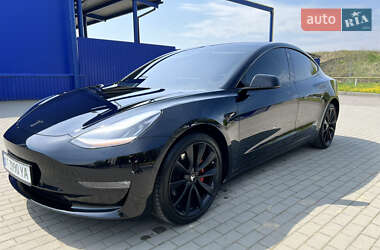 Седан Tesla Model 3 2019 в 